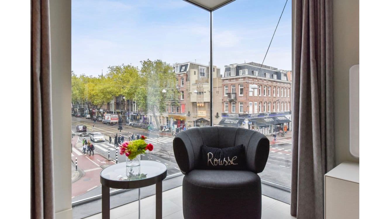 Apartment Ferdinand Bolstraat 136B